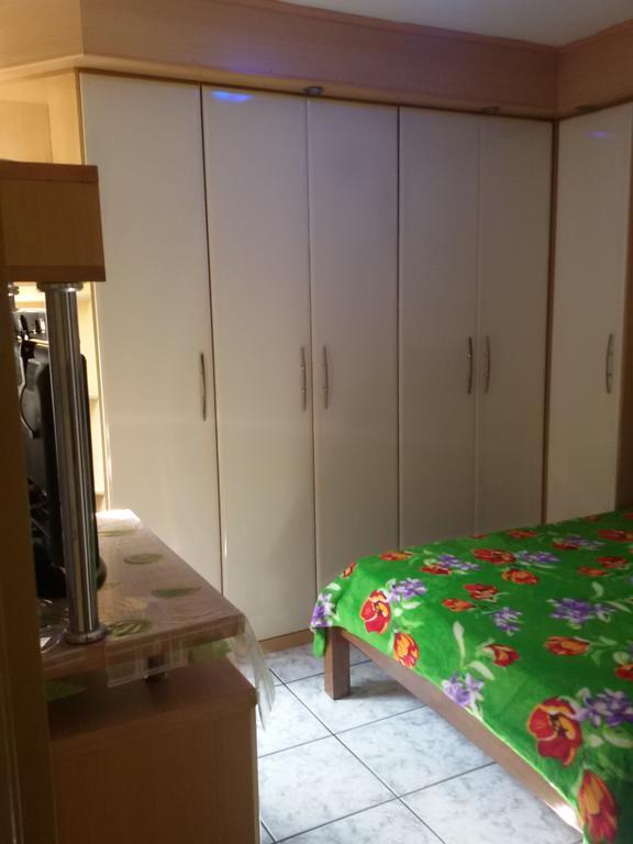 Un 2525 Apartment *